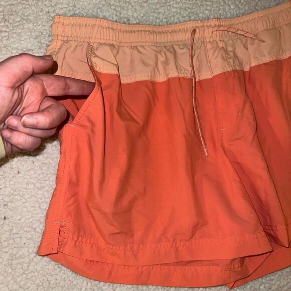 Columbia Lightweight Baggy Hiking Shorts Coral Color Block Large EUC - Picture 3 of 8